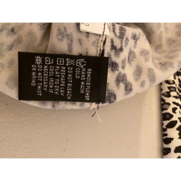 August Silk Silx Cardigan Buttons Leopard Print Stretch Sweater Large - Picture 6 of 10